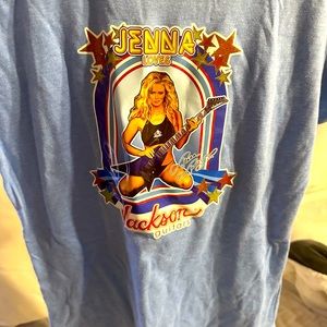 Size Large but fits like a a Medium